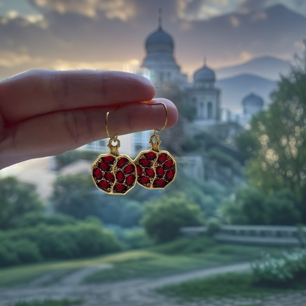 Retro Boho Garnet Pomegranate Drop Earrings for Women with Natural‎ Red Stones